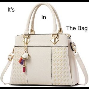 ALL PURSES AND BAGS ON SALE NOW!